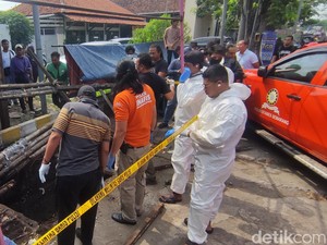 Mayat Pria Gondrong Ditemukan di Selokan Jalan Majapahit Semarang