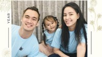 Lady Nayoan juga mengatakan telah mengetahui perselingkuhan suaminya dengan Syahnaz sejak pertengahan 2022 sebelum melahirkan. Meski demikian, mereka memiliki kesepakatan damai dan tetap terlihat romantis di Instagram. Foto: Instagram