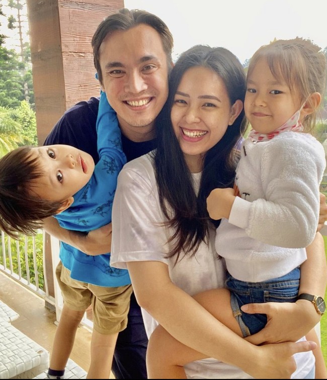 Dari pernikahan Rendy Kjaernett dan Lady Veronica Nayoan yang sudah berjalan sembilan tahun, telah dikaruniai 3 orang anak yang bernama Noah, Emma, dan Jacob. Foto: Instagram