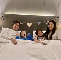 Lady Nayoan banyak mengunggah foto kebersamaan mereka dengan kedua anaknya yang terlihat harmonis.  Foto: Instagram