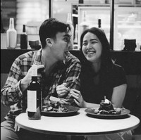 Tak jarang pula Rendy Kjaernett membagikan foto bersama sang istri di Instagram dengan caption yang romantis. Foto: Instagram
