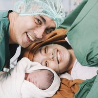 Putra bungsu mereka, Gavriel Jacob Kjaernett, lahir pada November 2022. Lady Nayoan sempat bercerita mengalami robek rahim saat melahirkan putra ketiganya. Foto: Instagram