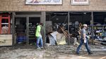 Rumah Rusak-Pohon Tumbang Diterjang Tornado di Texas