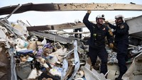 Tim SAR dikerahkan untuk mencari korban tornado di Matador, Texas. Annie Rice/Lubbock Avalanche-Journal via AP.