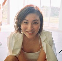 Sebelum Ryoko punya kesempatan untuk mengumumkan hubungannya dengan Shusaku, hal tersebut sudah beredar di media. Berbagai pemberitaan melaporkan Ryoko dan Shusaku yang dikatakan tertangkap di hotel. Aktris 42 tahun itu pun lagi-lagi mengaku jika itu perbuatan sang suami dan manajemen yang membuntuti mereka.Foto: Instagram Ryoko Hirosue