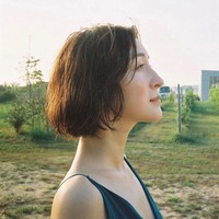 Sedangkan mengenai hubungannya dengan chef berbintang Michelin Shusaku Toba, Ryoko mengatakan jika para wakil dari perusahaan yang menaunginya beberapa kali meminta bertemu. Tapi Ryoko sendiri memang berniat untuk membuka hubungannya karena sedang dalam proses perceraian. Tapi manajemen tidak menyetujui dan meminta mereka rujuk.Foto: Instagram Ryoko Hirosue