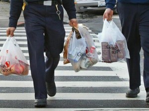 Begini Upaya Kota Malang Kurangi Kantong Plastik Sekali Pakai