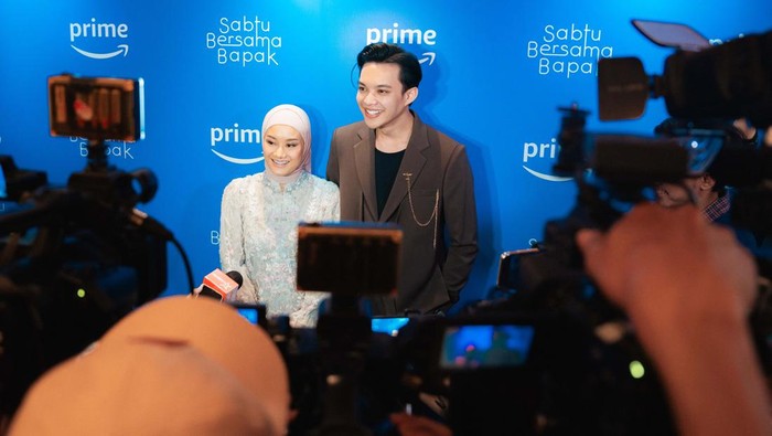 Serial orisinal “Sabtu Bersama Bapak” akan segera tayang di 240 negara di seluruh dunia. Serial akan mulai 29 Juni 2023.
