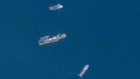 Citra satelit memperlihatkan sejumlah kapal yang ikut melakukan pencarian. OceanGate menghargai komitmen pihak yang berupaya untuk menemukan lima penumpang ini, kerja keras siang dan malam mereka untuk mendukung kru mereka dan keluarga yang dinyatakan hilang. Reuters