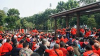 Jajaran pengurus serta kader Taruna Merah Putih (TMP) berkumpul sebagai persiapan untuk menghadiri puncak perayaan Bulan Bung Karno di GBK besok. Acara itu juga dihadiri oleh Ketua DPD Taruna Merah Putih (TMP) DKI Jakarta Brando Susanto. 