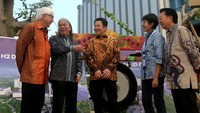 Hadir dalam peresmian acara tersebut Senior Executive Salim Group Philipus Phiong, President Director PT DCI Indonesia Toto Sugiri, Direktur PT Datacenter Indonesia Sukses Makmur Ricky Garyati, Komisaris Utama Marina Budiman dan Senior Advisor PT DCI Indonesia J.C Gani di Kampus Pusat Data H2 di Karawang, Jawa Barat, Kamis 22 Juni 2023.