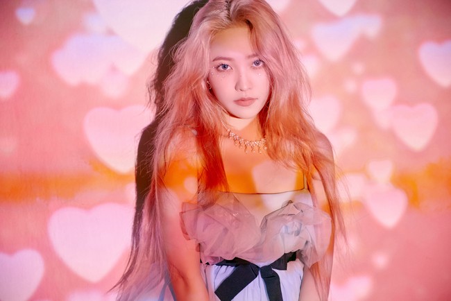 Idol kelahiran 1999 itu mulai merilis lagu solonya Dear Diary pada 2019. Tahun itu, Yeri juga disibukkan dengan comeback Zimzalabim, Umpah Umpah, dan Psycho. Foto: Instagram