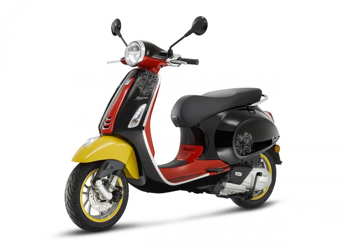 Vespa Primavera edisi Micky Mouse
