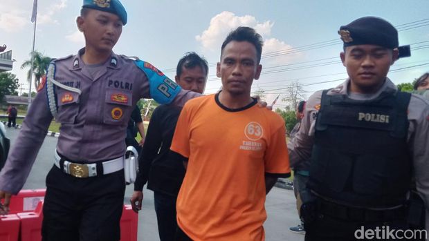 Turah alias Daud, pelaku pembunuhan dan mutilasi wanita di Klaten menyerahkan diri ke polisi. Ia juga menjelaskan alasannya membunuh korban.