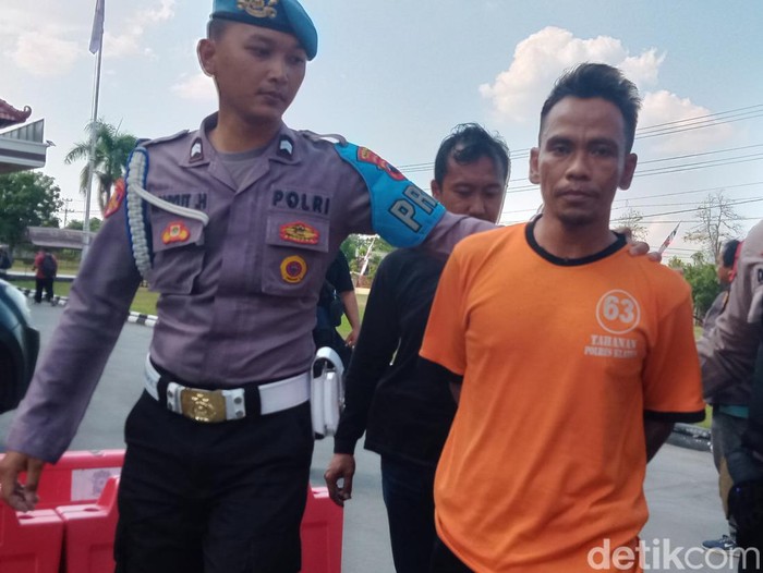 Turah alias Daud, pelaku pembunuhan dan mutilasi wanita di Klaten menyerahkan diri ke polisi. Ia juga menjelaskan alasannya membunuh korban.