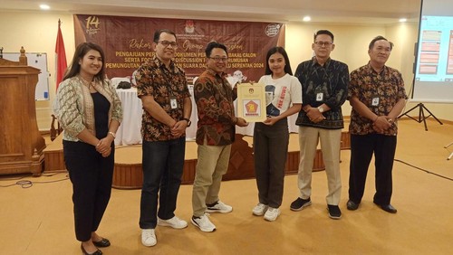 Hanya 50 dari 462 bacaleg yang didaftarkan ke KPU Jembrana memenuhi syarat. Itu berarti, ada 412 bacaleg yang tidak memenuhi syarat.