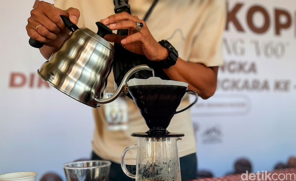 Adu Piawai Barista Bondowoso.