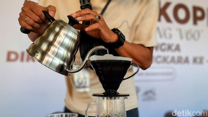 Adu Piawai Barista Bondowoso.