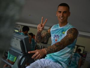 Rumor Kencang Hengkangnya Tower Persib Alberto Rodriguez