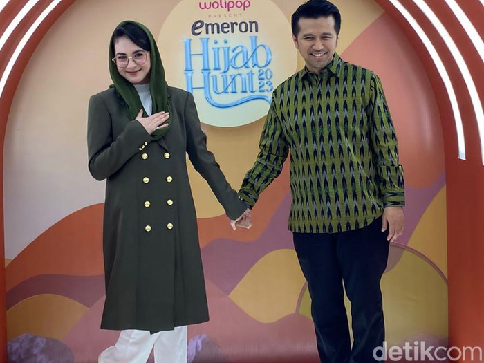 Audisi Emeron Hijab Hunt 2023 dihadiri oleh Wakil Gubernur Jawa Timur Emil Dardak dan istrinya, Ketua Penggerak PKK Jawa Timur Arumi Bachsin.