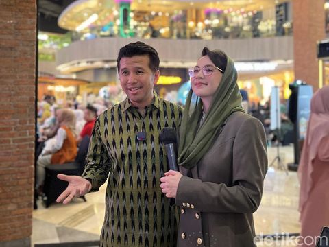Audisi Emeron Hijab Hunt 2023 dihadiri oleh Wakil Gubernur Jawa Timur Emil Dardak dan istrinya, Ketua Penggerak PKK Jawa Timur Arumi Bachsin.