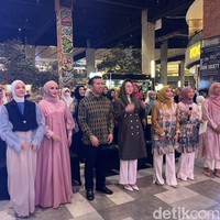 Dengan adanya Emeron Hijab Hunt 2023, Arumi menyebutkan berhijab tidak menghalangi kamu untuk berkarya. “Hijab tidak membatasi kita untuk kamu aktif di dunia fashion. Banyak perempuan yang takut bahwa kalau hijab itu akan melimitasi fashion kita, salah satunya bisa dilihat di Emeron Hijab Hunt 2023 ini. Banyak yang sudah mempunyai sense of style yang bagus dengan berhijab. Itulah terbukti hijab tidak membatasi untuk mengikuti fashion, terang Arumi. Foto: Gresnia/Wolipop.