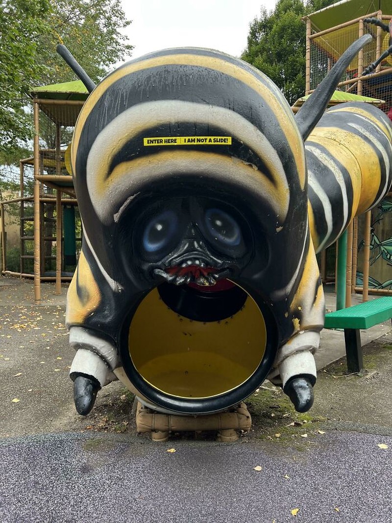 Desain gagal yang creepy