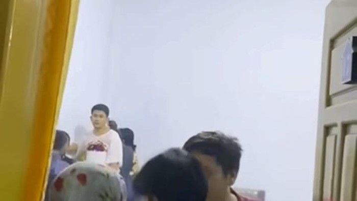Detik-detik penggerebekan pengusaha bareng selebgram di Kolaka. Dokumen Istimewa