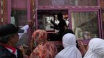 Bagi-bagi Es Krim Gratis untuk Jemaah Haji Saat Cuaca Terik di Makkah