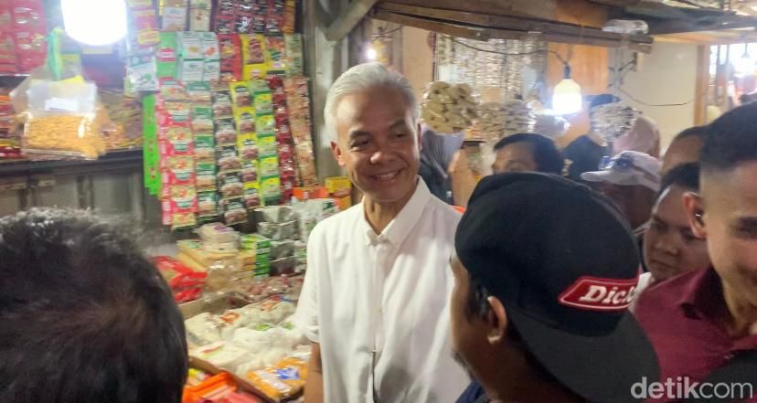 Ganjar Pranowo di Pasar Warakas, Jakarta Utara, 24 Juni 2023. (Mulia Budi/detikcom)