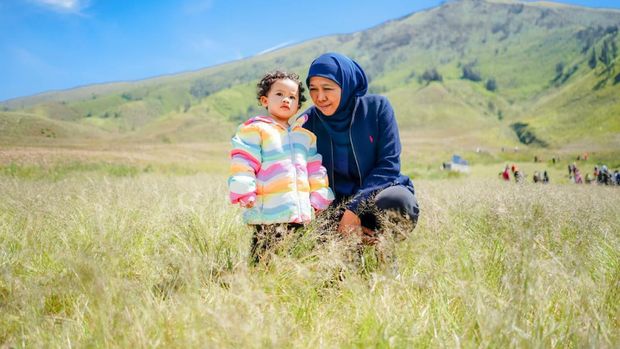 Gubernur Khofifah berwisata ke sejumlah destinasi wisata Jatim