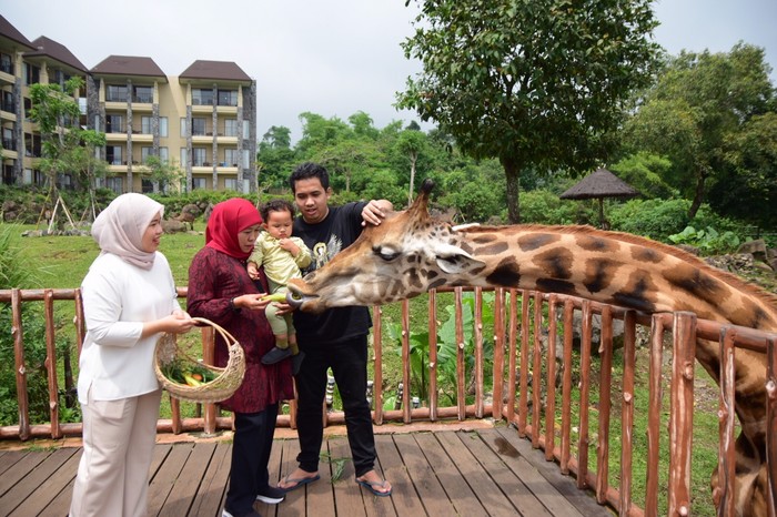 Gubernur Khofifah berwisata ke sejumlah destinasi wisata Jatim
