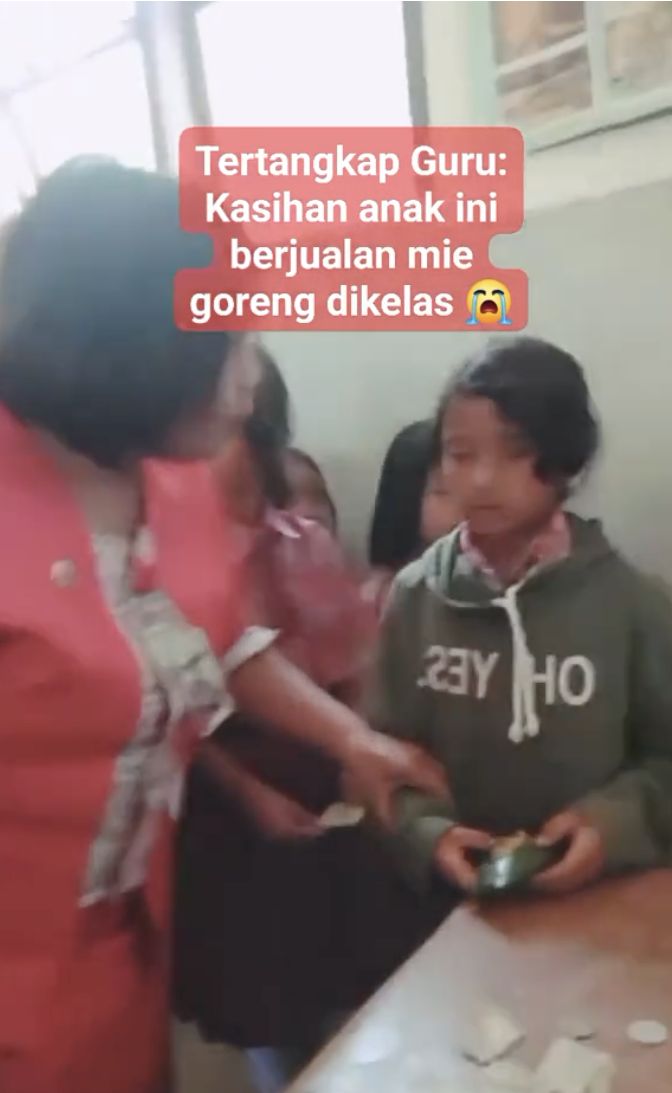 Haru! Bocah SD Jualan Mie di Kelas Demi Beli Kebutuhan Sekolah