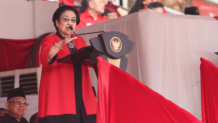 Ketua Umum PDIP Megawati Soekarnoputri di acara puncak Bulan Bung Karno (BBK) di Stadion Gelora Bung Karno, Jakarta, Sabtu (24/6/2023).