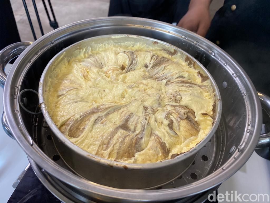 Lembut Legit Cake Marmer Kukus ala Chef Yongki Gunawan, Ini Tipsnya!