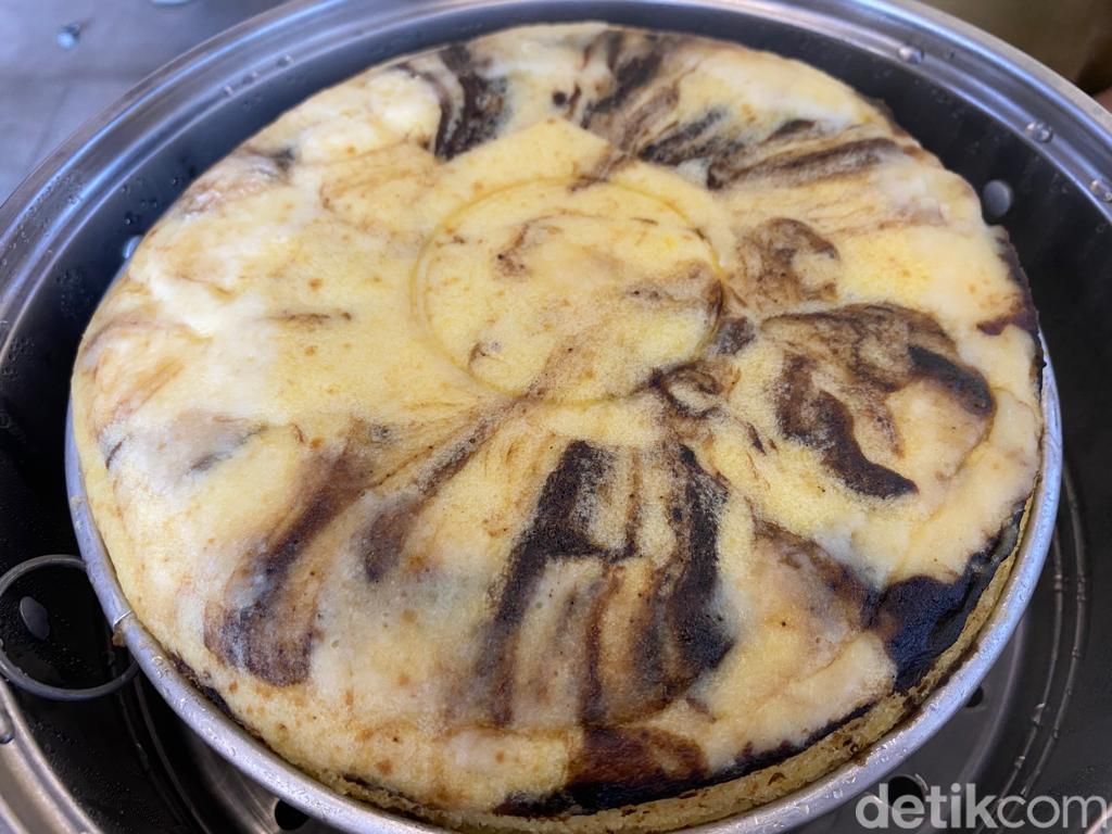 Lembut Legit Cake Marmer Kukus ala Chef Yongki Gunawan, Ini Tipsnya!