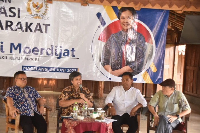 Lestari Moerdijat