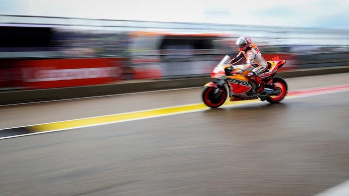 Repsol Honda Teams Spanish rider Marc Marquez leaves the pits for the qualifying session for the MotoGP German motorcycle Grand Prix at the Sachsenring racing circuit in Hohenstein-Ernstthal near Chemnitz, eastern Germany, on June 17, 2023. (Photo by Ronny Hartmann / AFP)