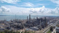 PT Pertamina (Persero) memastikan proyek strategis nasional (PSN) Refinery Development Master Plan (RDMP) Balikpapan sejalan dengan peta jalan transisi energi Indonesia. Proyek RDMP Balikpapan akan menjadi kilang ramah lingkungan, karena  dapat menurunkan emisi gas buang yang signifikan dari efisiensi energi untuk operasi dan produk yang nanti akan dihasilkan, sehingga mendukung program net zero emission yang telah dicanangkan pemerintah.