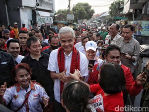Kala Ganjar Tiba-tiba Telepon Pejabat Jakarta Usai Dengar Keluh Kesah Warga
