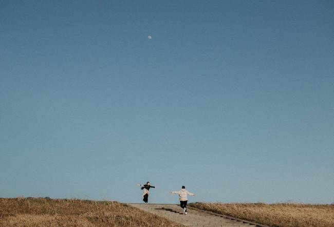 Jonatan Christie dan Shania Junianatha sudah lama dikabarkan menjalin asmara. Mereka mengungkap tengah berpacaran saat hari Natal beberapa tahun lalu. Foto: Instagram/@shanju