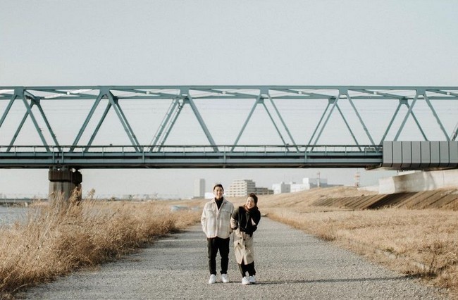 Mereka juga berbusana preppy yang stylish, clean dan chic. Foto: Instagram/@shanju