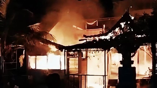 Restoran milik bule Meksiko di Amed, Karangasem, ludes terbakar pada Sabtu (24/6/2023) dini hari. Diperkirakan kerugian mencapai Rp 1,5 miliar.