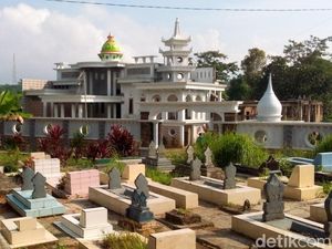 Bukan Soal Horor, Ini Alasan Rumah Dekat Kuburan Kurang Diminati