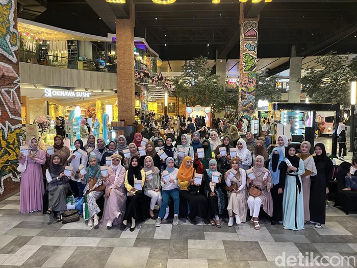 Suasana audisi Emeron Hijab Hunt 2023 di Pakuwon Mall, Surabaya (24/6/2023).