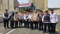 Rombongan Timwas yang mengecek diisi Anggota Komisi VIII DPR Selly Andriany Gantina, Anggota Komisi VIII DPR John Kenedy Azis, Anggota Komisi VIII DPR Sri Wulan, Anggota Komisi VIII DPR Iskan Qolba Lubis, Wakil Ketua Komisi V DPR Andi Iwan Darmawan, Anggota Komisi V DPR Sadarestuwati, Wakil Ketua Komisi VI DPR Sarmuji, dan Anggota Komisi VI DPR Mufti Aimah Nurul Anam.