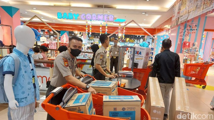 Transmart Full Day Sale di Transmart Cempaka Putih