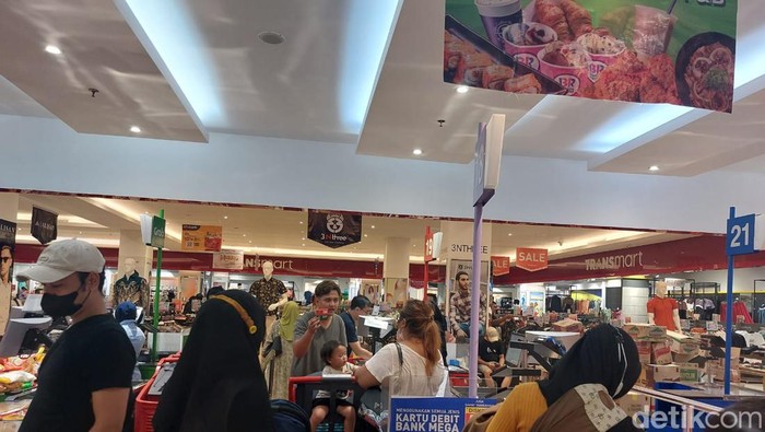 Transmart Full Day Sale di Transmart Graha Bintaro