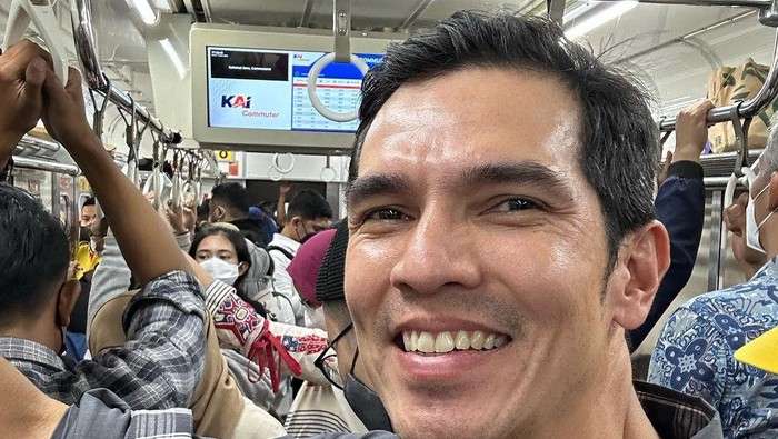 Curhat Adrian Maulana soal Disebut Frugal Living gegara Doyan Naik MRT-KRL