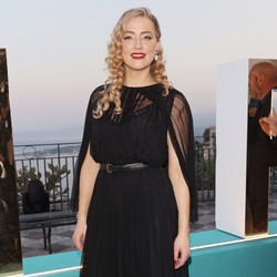 Amber Heard Umumkan Kelahiran Anak Kembar